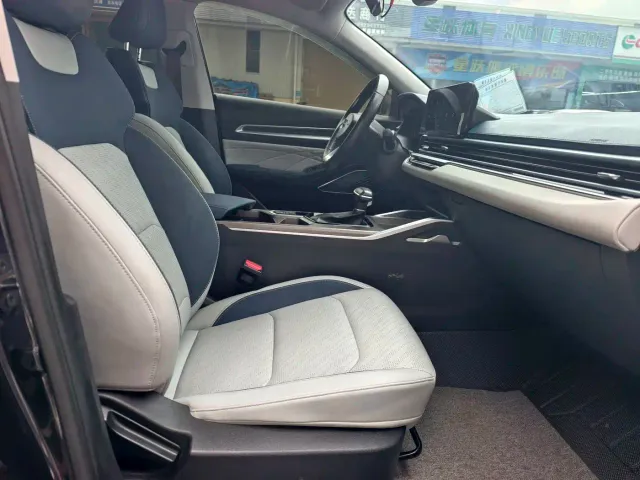 Geely Emgrand — Фото автомобиля 4