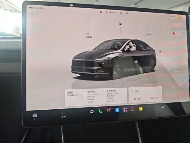 Tesla Model Y — Фото автомобиля 12