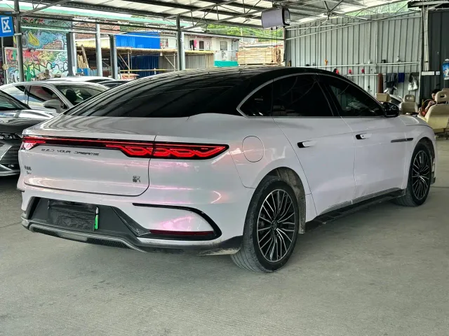 BYD Han — Фото автомобиля 17