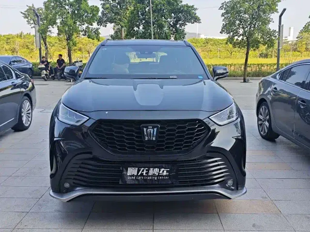 Toyota Crown Kluger — Фото автомобиля 2