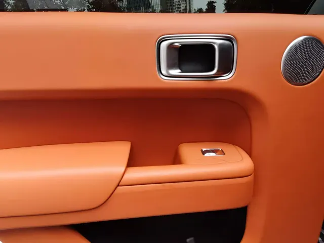 Li Auto L9 — Фото автомобиля 22