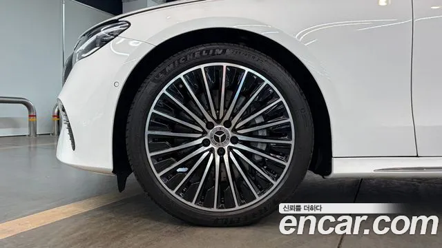 Mercedes-Benz E-Class — Фото автомобиля 5