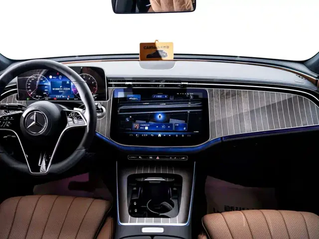 Mercedes-Benz E-Class — Фото автомобиля 14