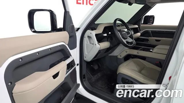 Land Rover Defender — Фото автомобиля 9