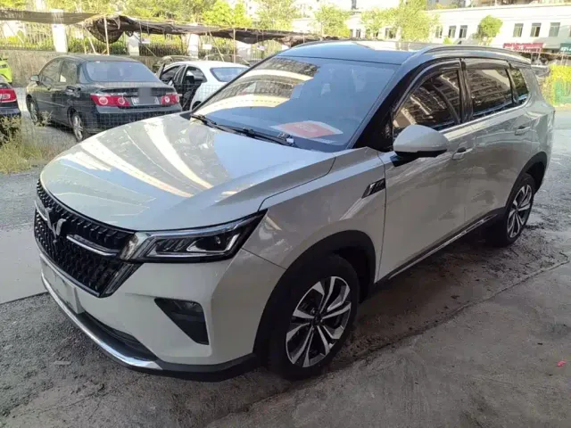Фотография автомобиля — Wuling Asta