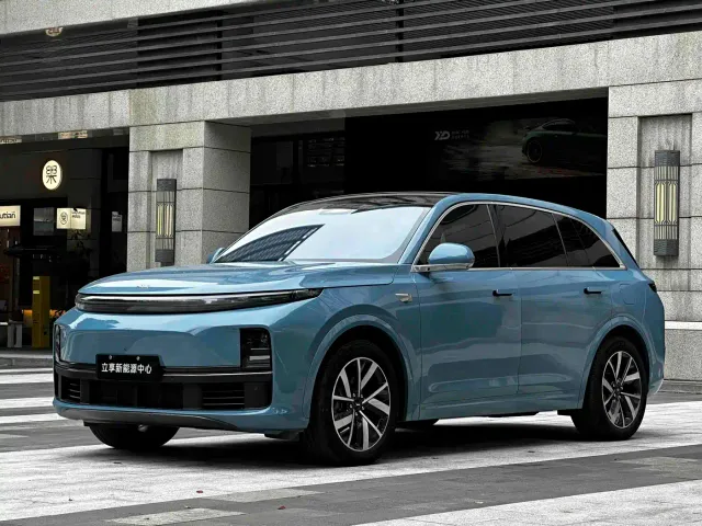 Li Auto L7 — Фото автомобиля 2