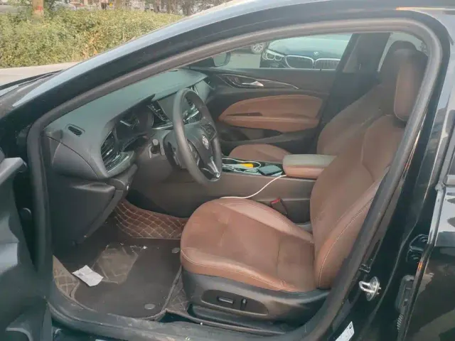 Buick Regal — Фото автомобиля 9