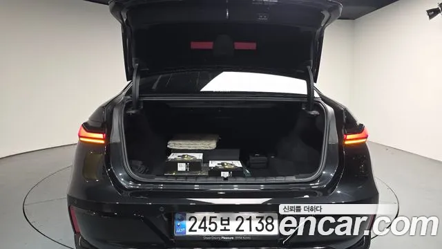 BMW 7-Series 7 серия (G70) 740i xDrive M Sport Limited — Фото автомобиля 14