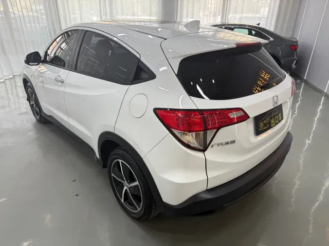 Honda Vezel — Фото автомобиля 4