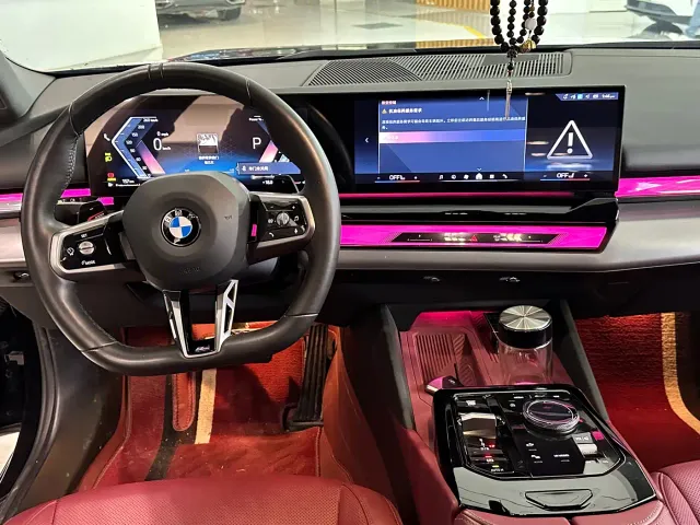 BMW 5 Series — Фото автомобиля 12