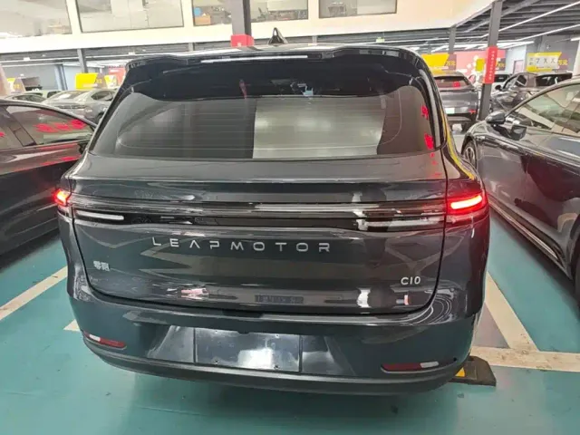 Leapmotor C10 — Фото автомобиля 5