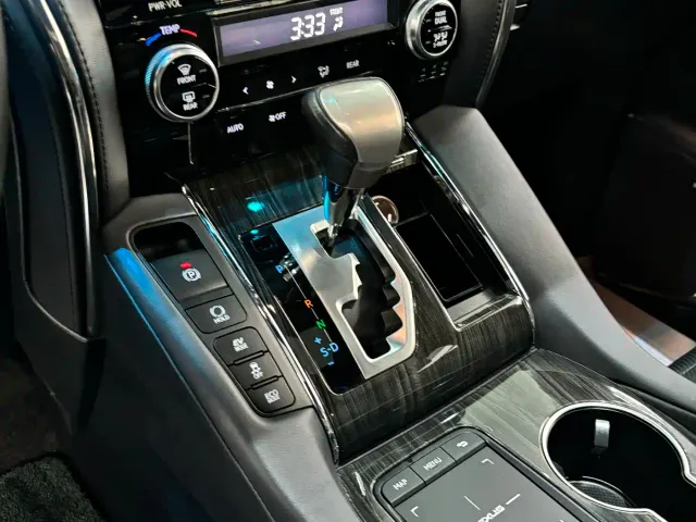 Lexus LM — Фото автомобиля 12