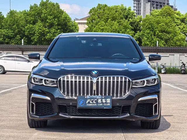 BMW 7 Series — Фото автомобиля 2
