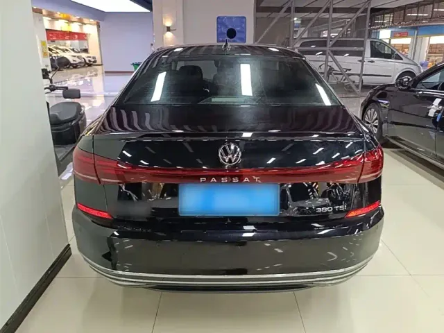 Volkswagen Passat — Фото автомобиля 5