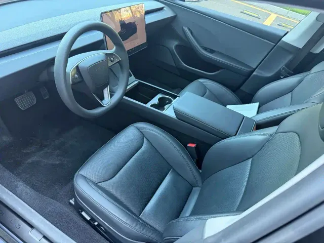 Tesla Model 3 — Фото автомобиля 7