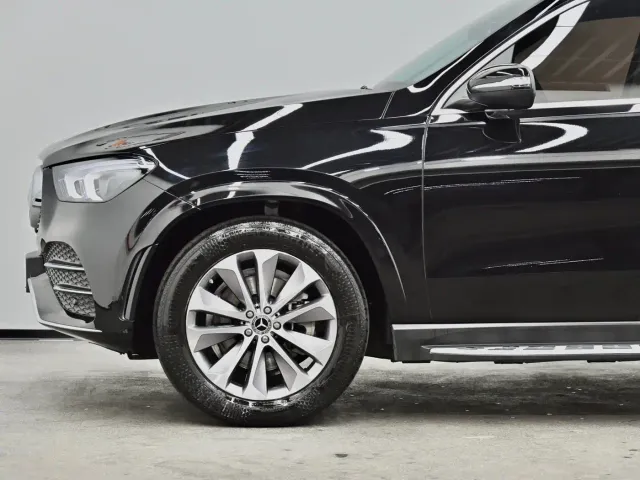 Mercedes-Benz GLE-Class — Фото автомобиля 24
