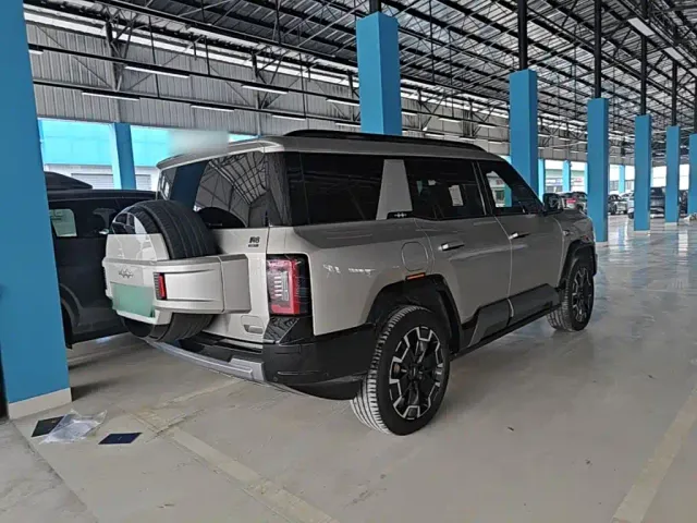 BYD FangChengBao Leopard 8 — Фото автомобиля 6