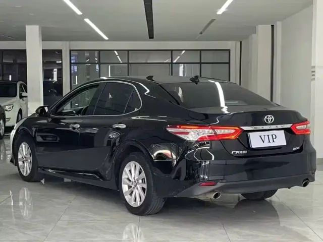 Toyota Camry — Фото автомобиля 7