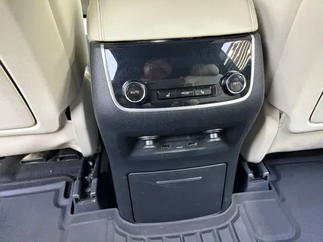 Li Auto ONE — Фото автомобиля 13
