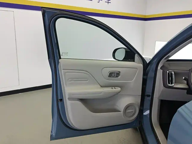 Leapmotor B10 — Фото автомобиля 7