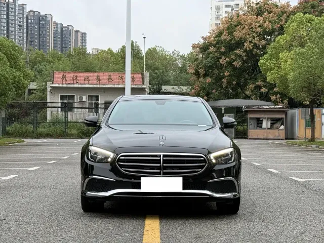 Mercedes-Benz E-Class — Фото автомобиля 2