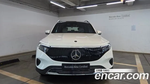 Mercedes-Benz EQB — Фото автомобиля 3