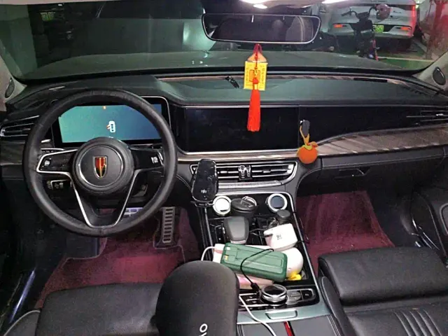 Hongqi H9 — Фото автомобиля 12