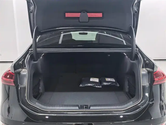 Audi A6L e-tron — Фото автомобиля 8