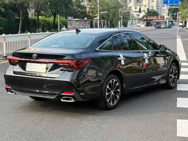 Toyota Avalon — Фото автомобиля 3