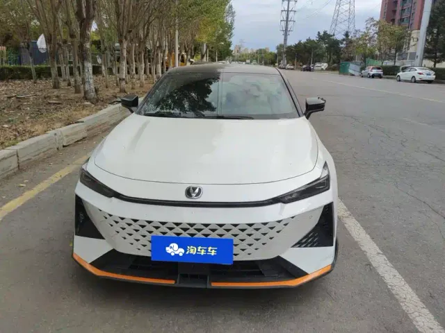 Changan UNI-V — Фото автомобиля 2