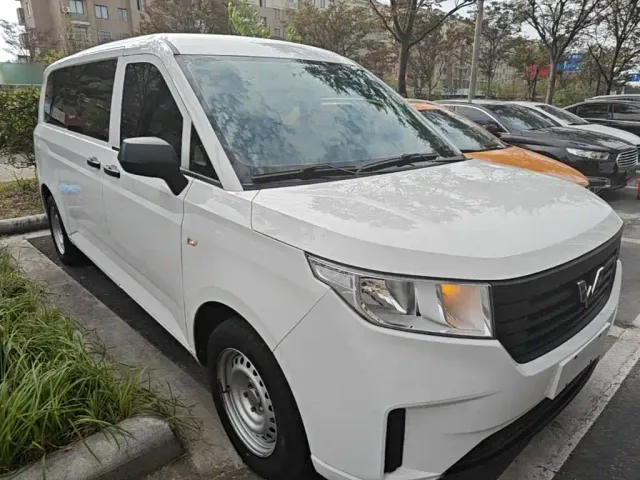 Wuling Zhengcheng — Фото автомобиля 3