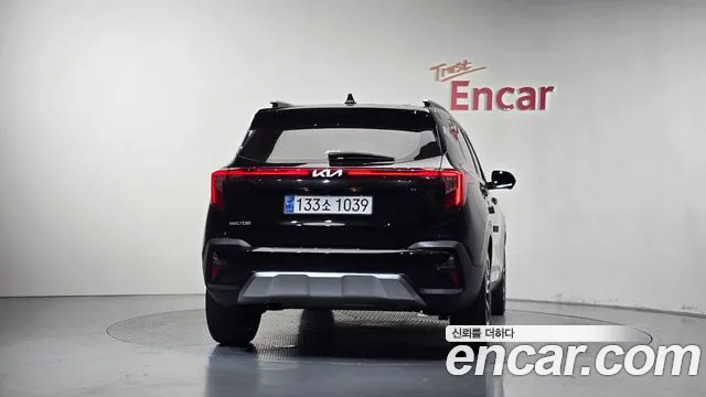 Kia Seltos — Фото автомобиля 4