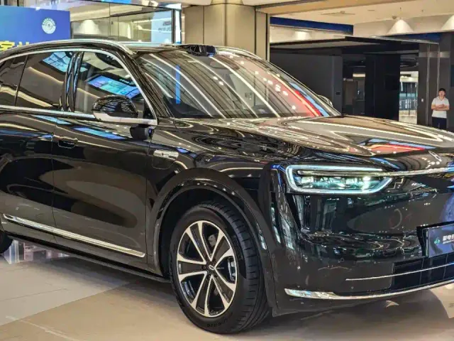 Aito M7 — Фото автомобиля 3