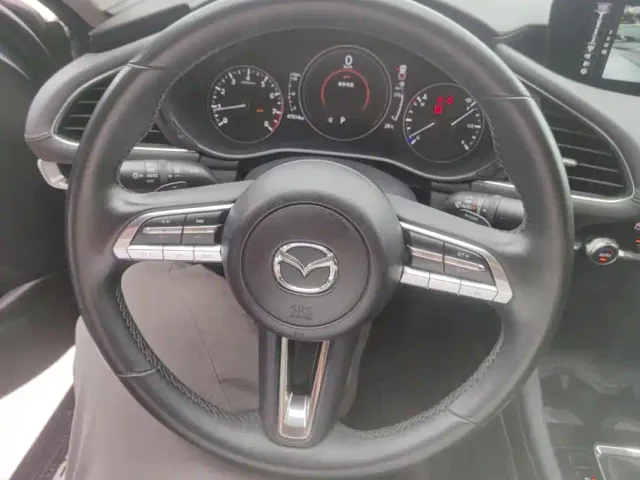 Mazda Axela — Фото автомобиля 15