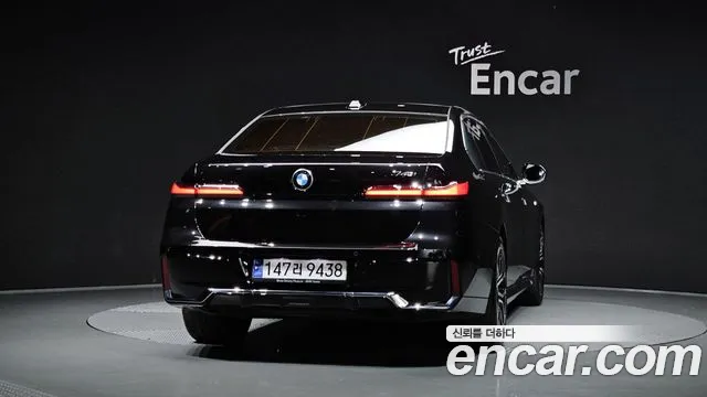 BMW 7 Series G70 — Фото автомобиля 3