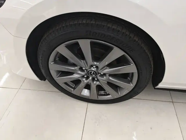 Mazda Axela — Фото автомобиля 22