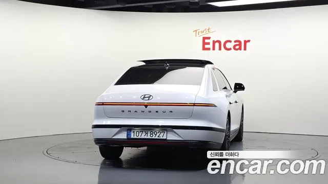 Hyundai Grandeur GN7 — Фото автомобиля 4