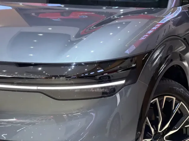 ZEEKR Zeekr 7X 2025 Model 75kWh RWD Smart Driving Edition — Фото автомобиля 3