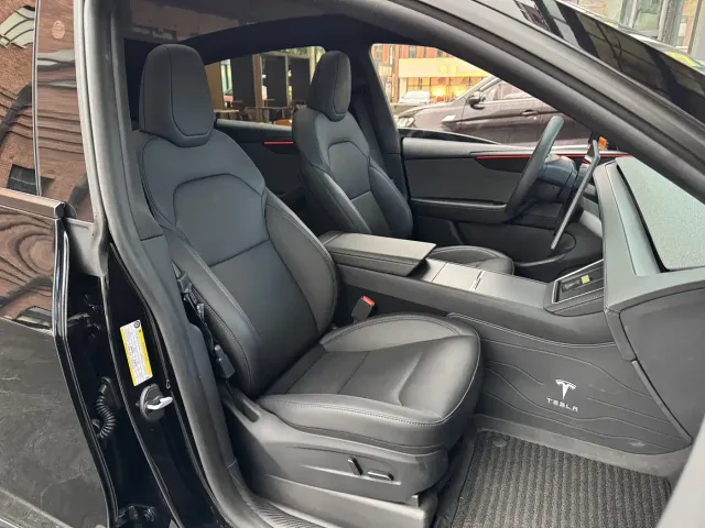 Tesla Model Y — Фото автомобиля 20