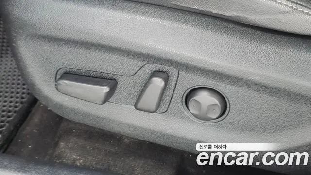 Kia Niro — Фото автомобиля 18