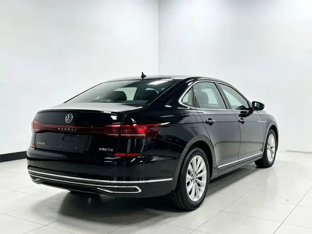 Volkswagen Passat — Фото автомобиля 6