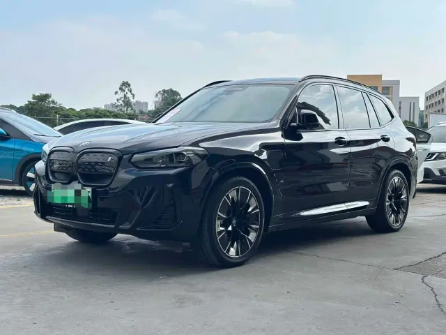 Фотография автомобиля — BMW iX3