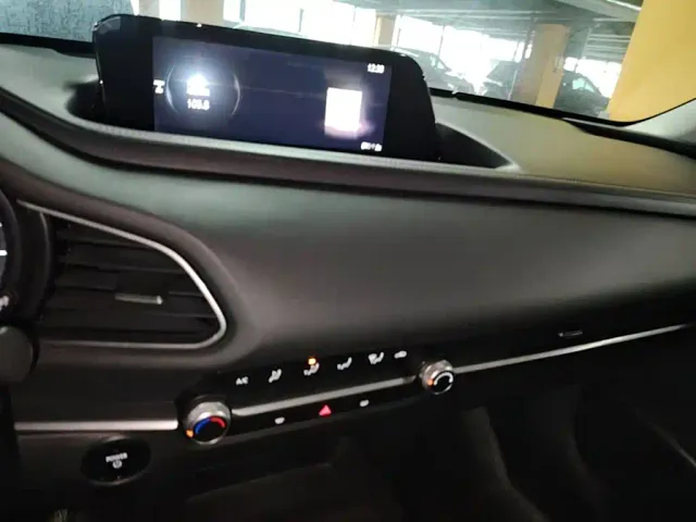 Mazda CX-30 EV — Фото автомобиля 12