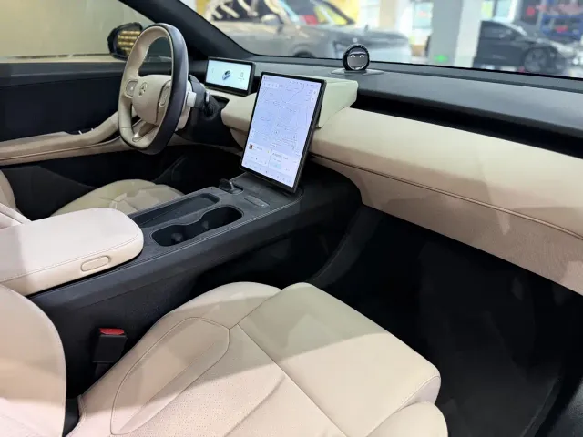 Nio ET5 Touring — Фото автомобиля 10