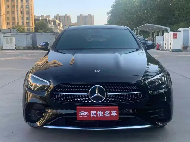 Mercedes-Benz E-Class — Фото автомобиля 2