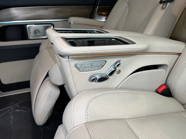 Mercedes-Benz V-Class — Фото автомобиля 24