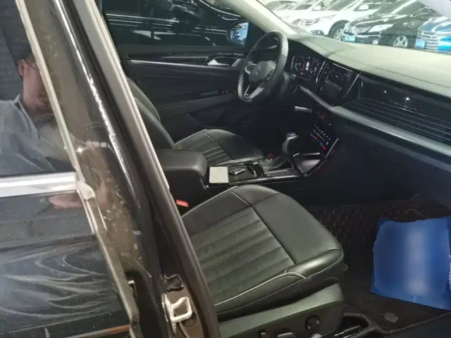 Volkswagen Passat — Фото автомобиля 24
