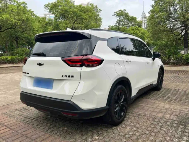 Chevrolet Orlando — Фото автомобиля 10