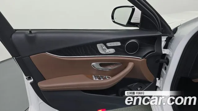 Mercedes-Benz E-Class W213 — Фото автомобиля 13