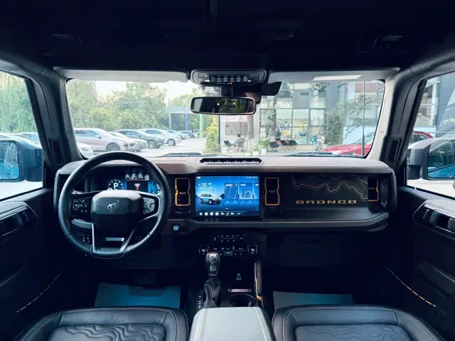Ford Bronco — Фото автомобиля 20